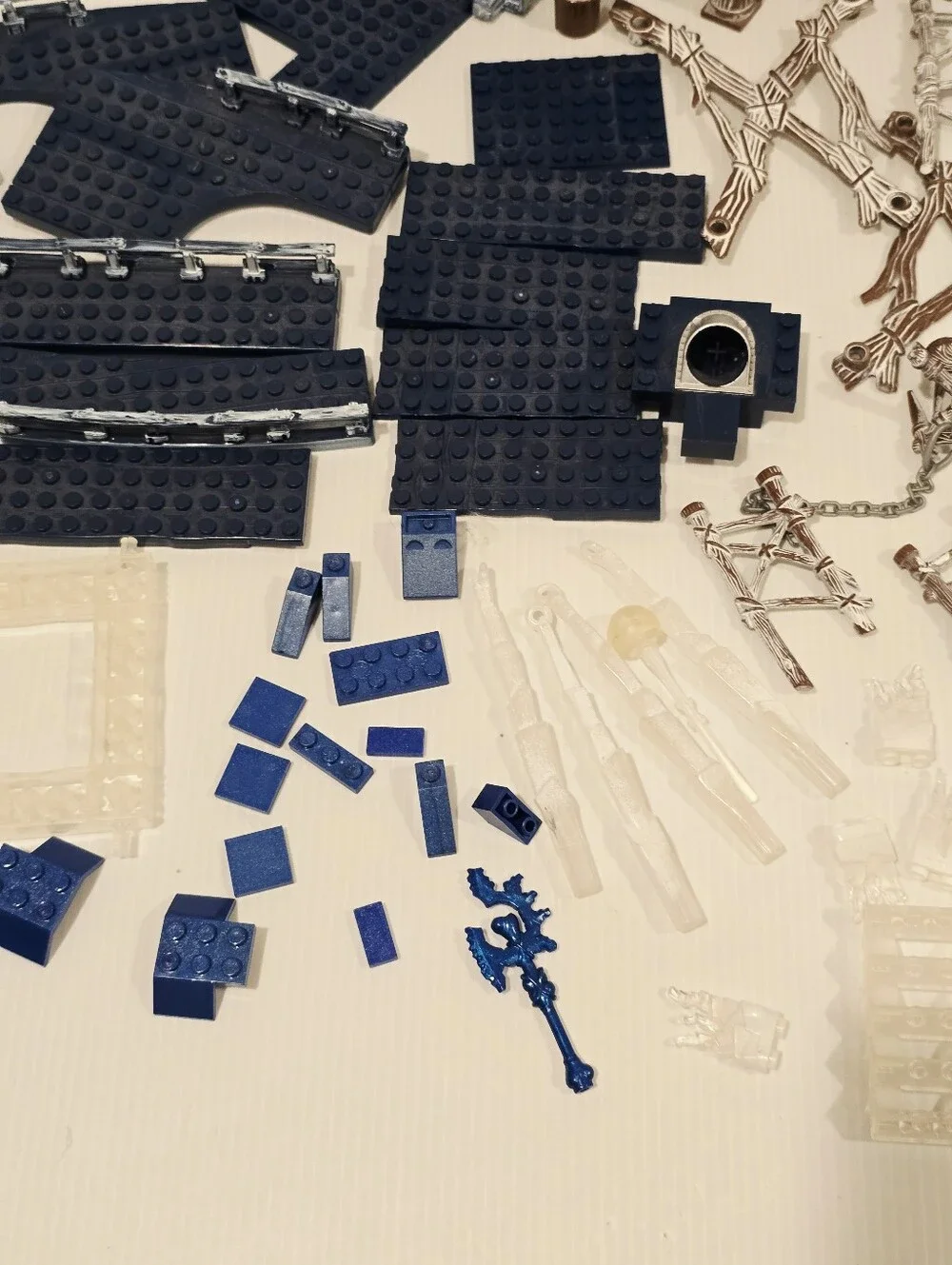 Mega Bloks Fire & Ice Dragon Vorgan Ice Fang Ship Parts